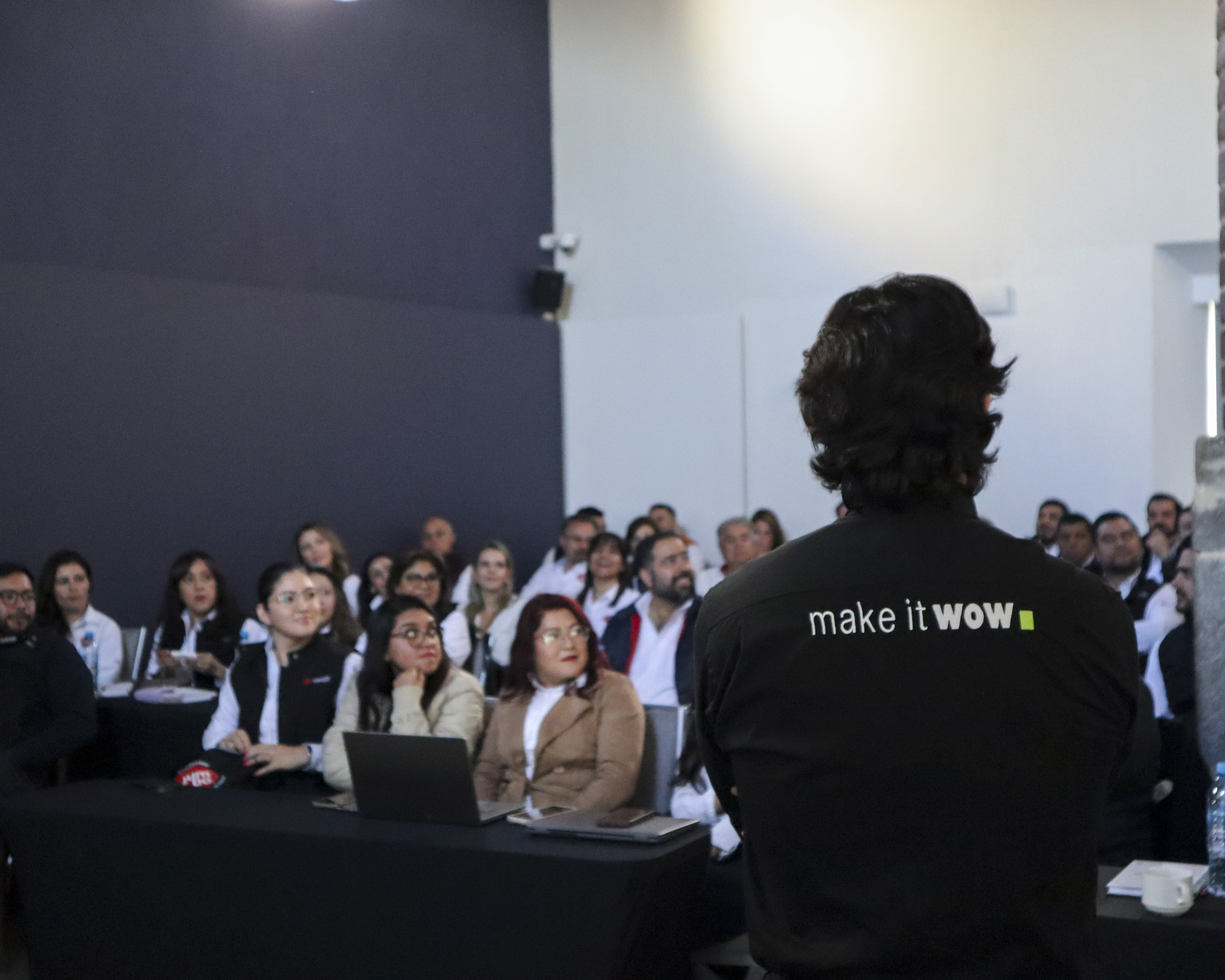 Participación activa de las marcas en mesas de trabajo estratégicas.